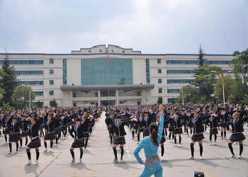 曲靖市麒麟職業(yè)技術(shù)學(xué)校2024年招生簡章
